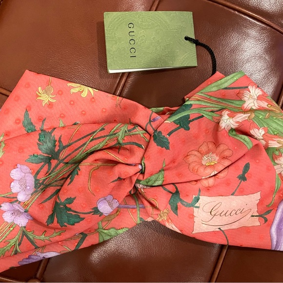 GUCCI-FLORA PRINT SILK HEADBAND-Fuchsia -NWT - Picture 4 of 5